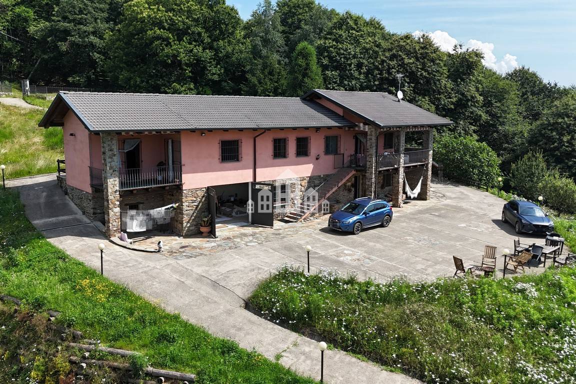 Casa indipendente con terrazzo a Issiglio