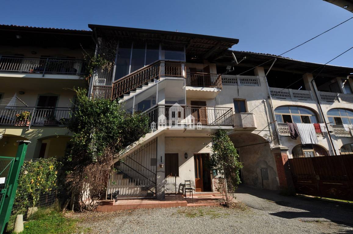 Casa indipendente con terrazzo, Castellamonte san giovanni canavese