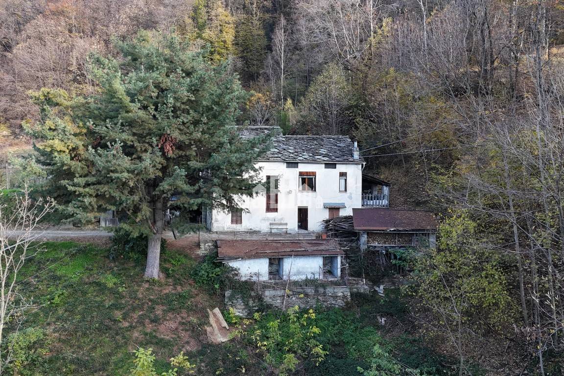 Casa indipendente in vendita a Traversella