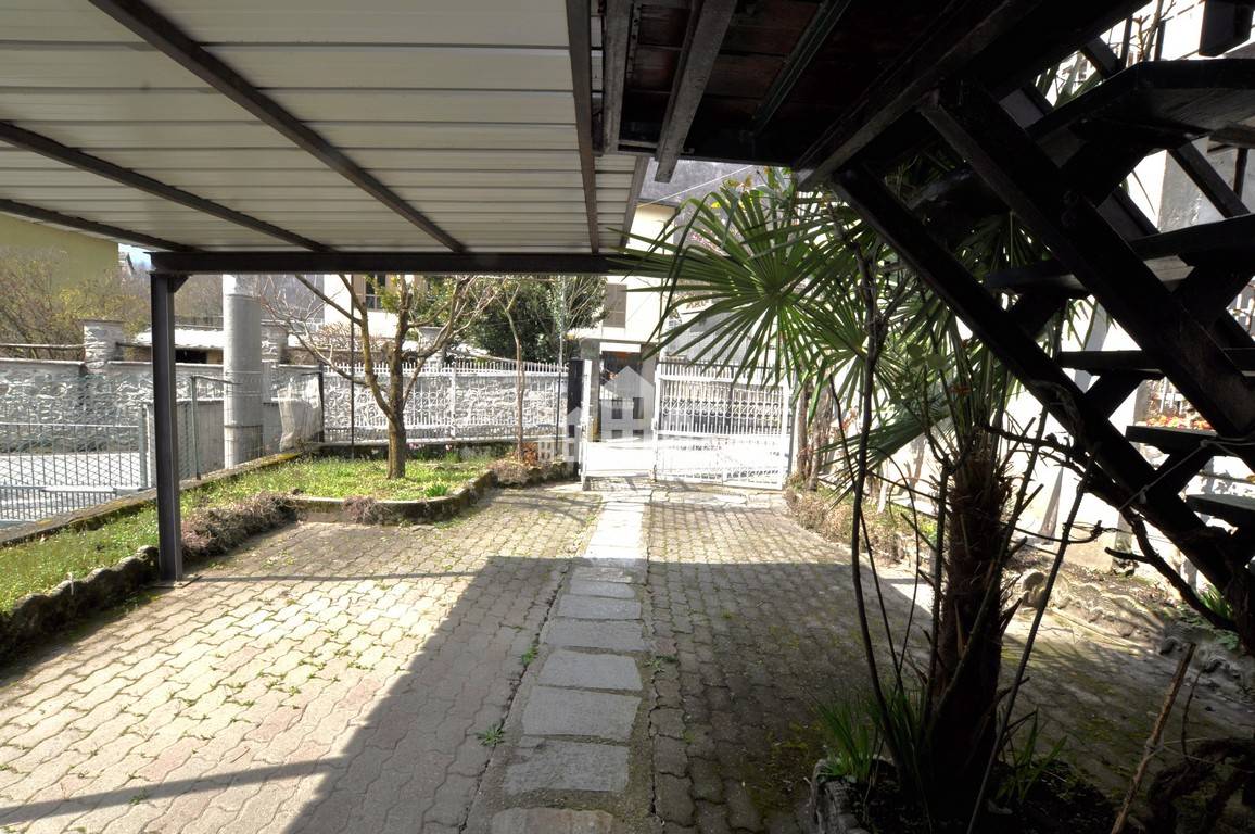 Casa indipendente in vendita a Sparone