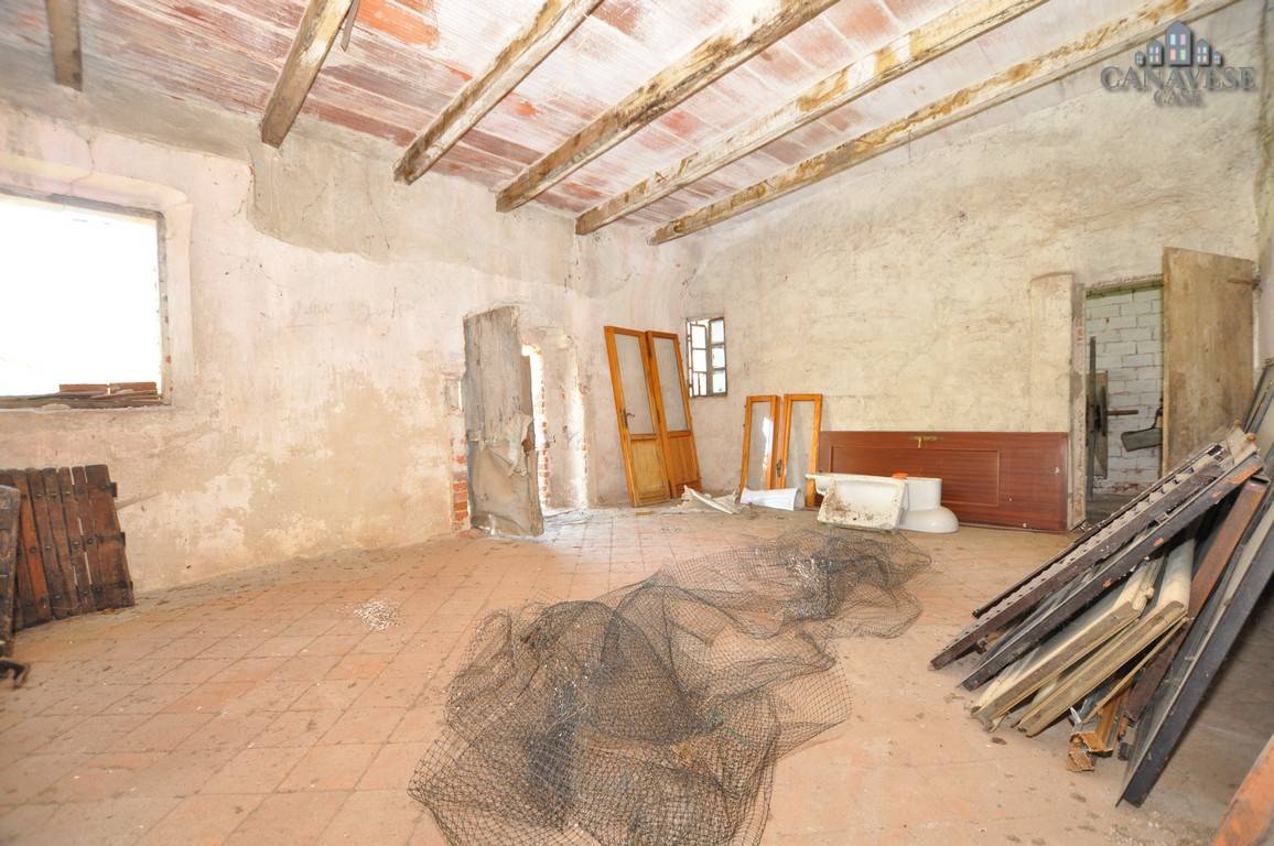 Deposito in vendita a Castellamonte, Preparetto