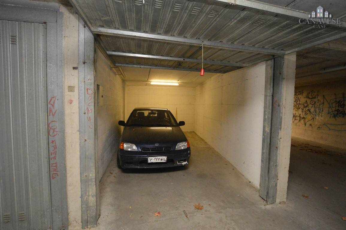 Box o garage in vendita a Ivrea