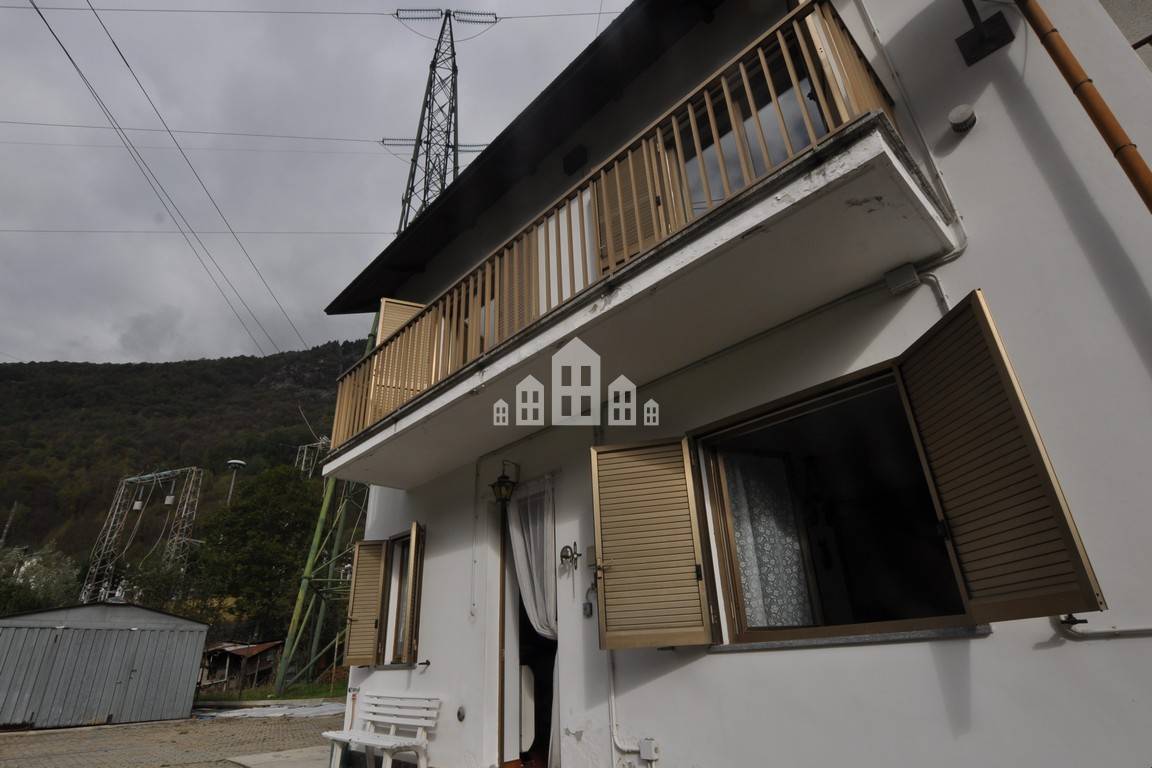 Casa semindipendente in vendita a Locana