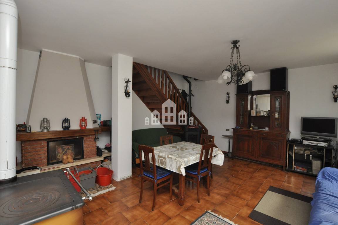 Casa semindipendente in vendita a Locana