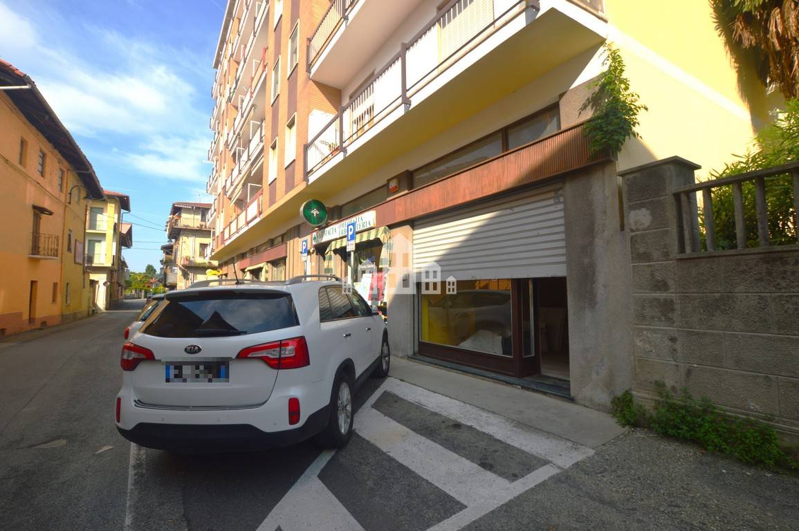 Locale commerciale in vendita a Salassa
