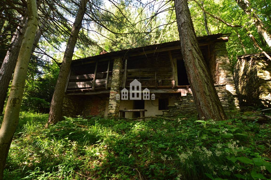 Rustico in vendita a Valchiusa, Trausella