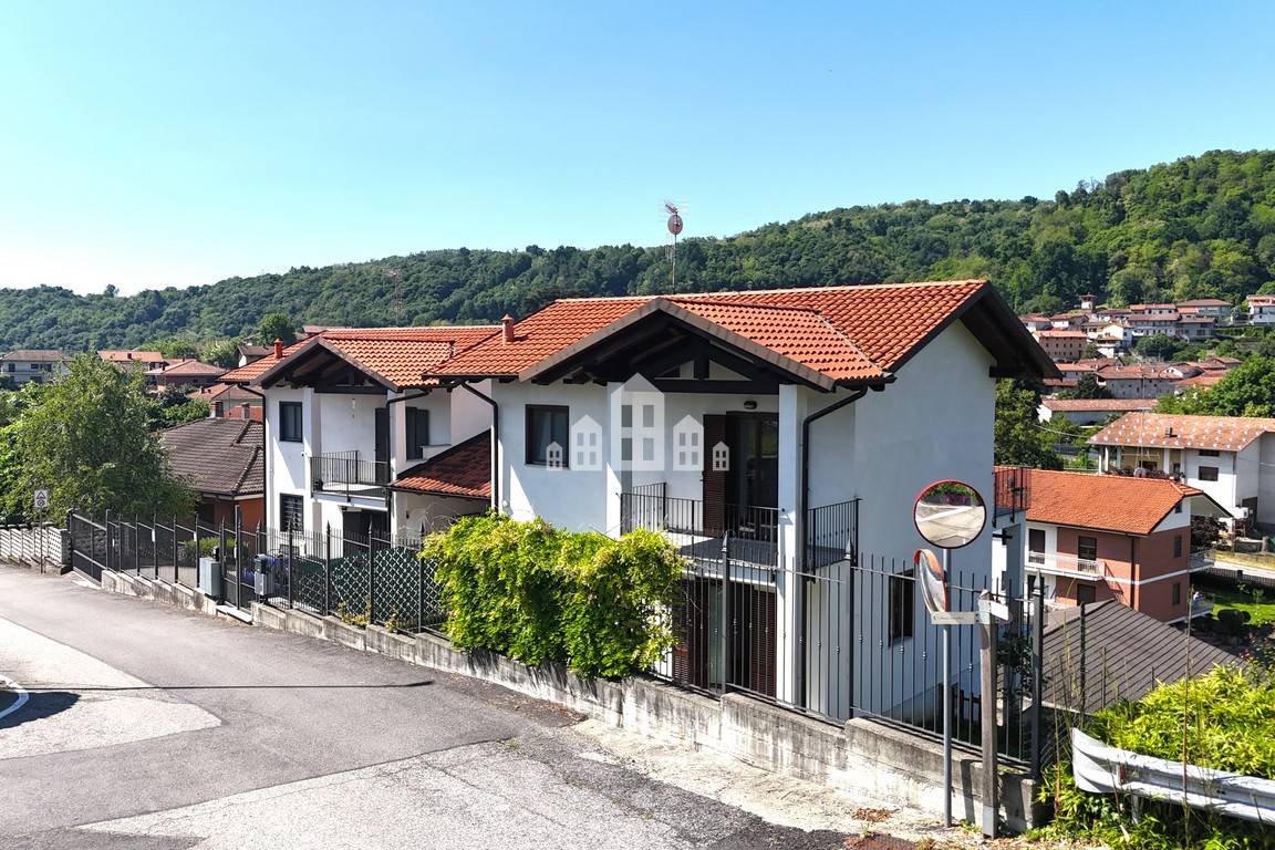 Villa semindipendente in vendita a Perosa Canavese