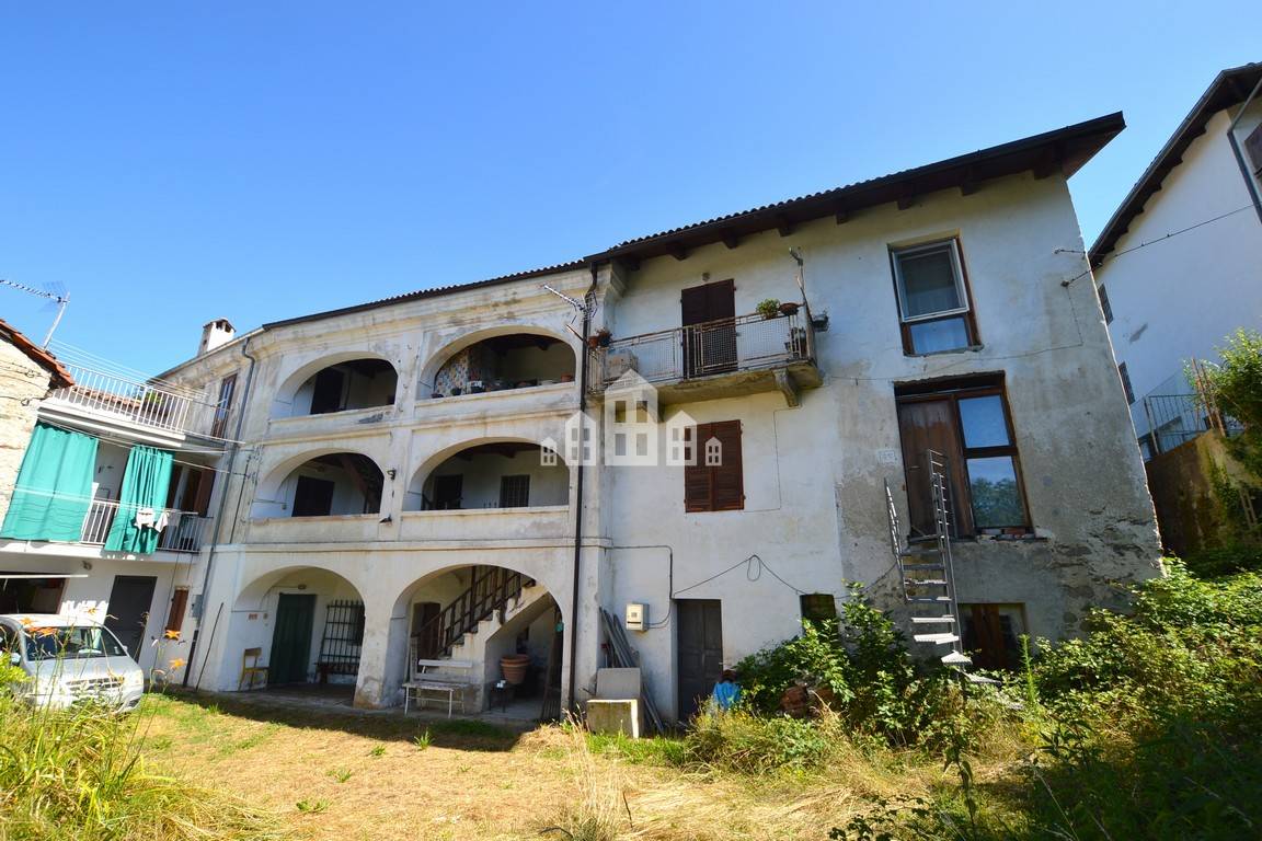 Casa semindipendente in vendita a Val di Chy, Gauna