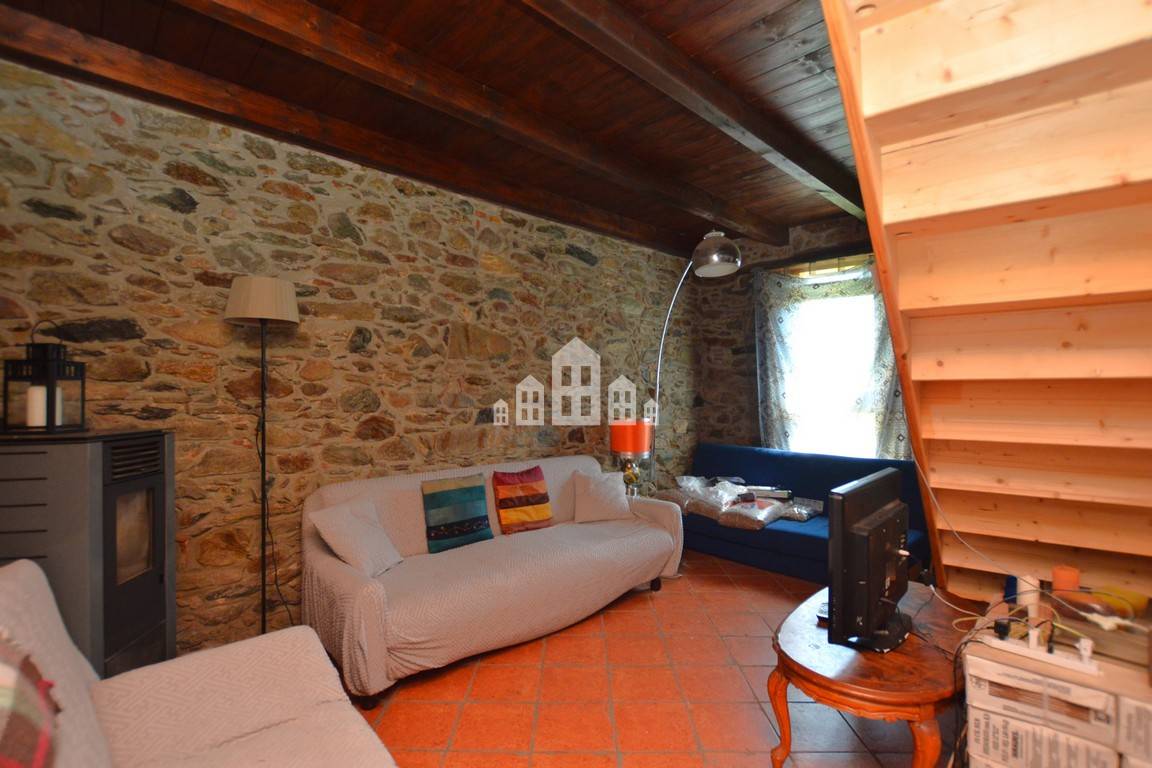 Casa semindipendente in vendita a Val di Chy, Gauna