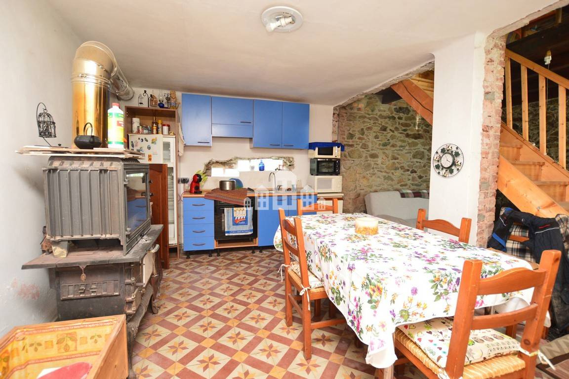 Casa semindipendente in vendita a Val di Chy, Gauna