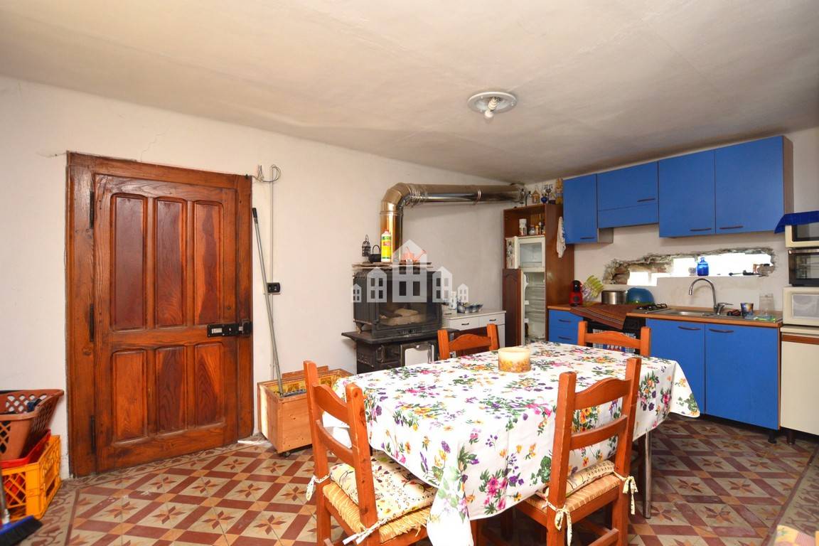 Casa semindipendente in vendita a Val di Chy, Gauna