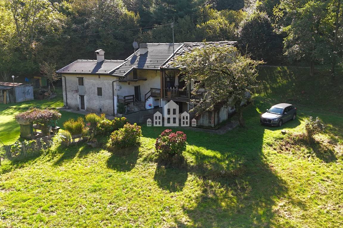 Casa semindipendente in vendita a Valchiusa, Meugliano