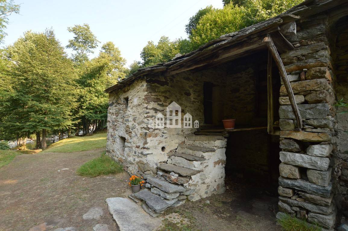 Rustico in vendita a Traversella