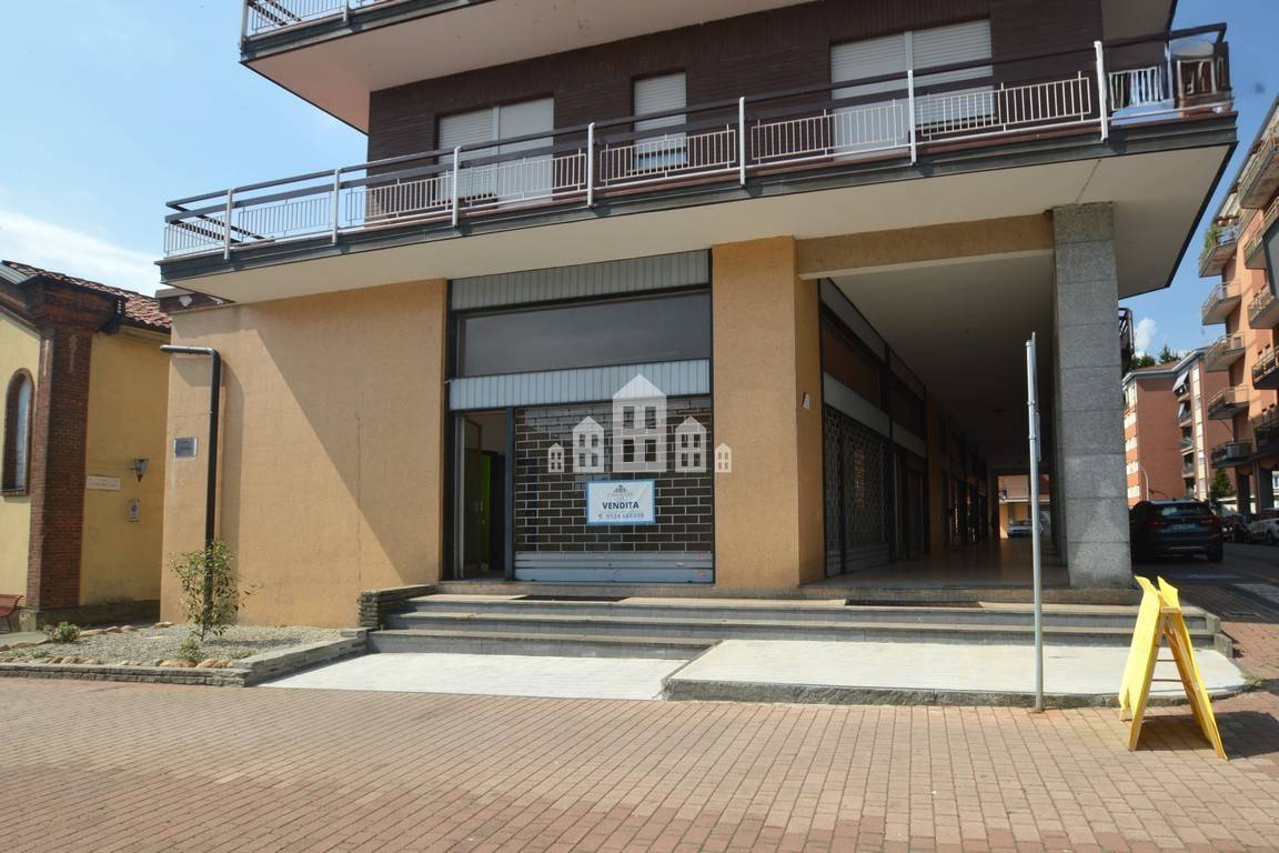 Locale commerciale in vendita a Cuorgn