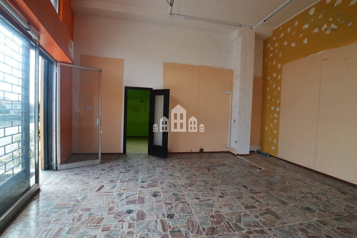 Locale commerciale in vendita a Cuorgn