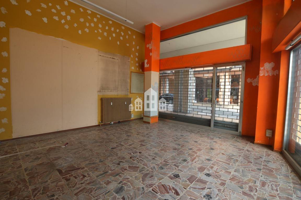 Locale commerciale in vendita a Cuorgn