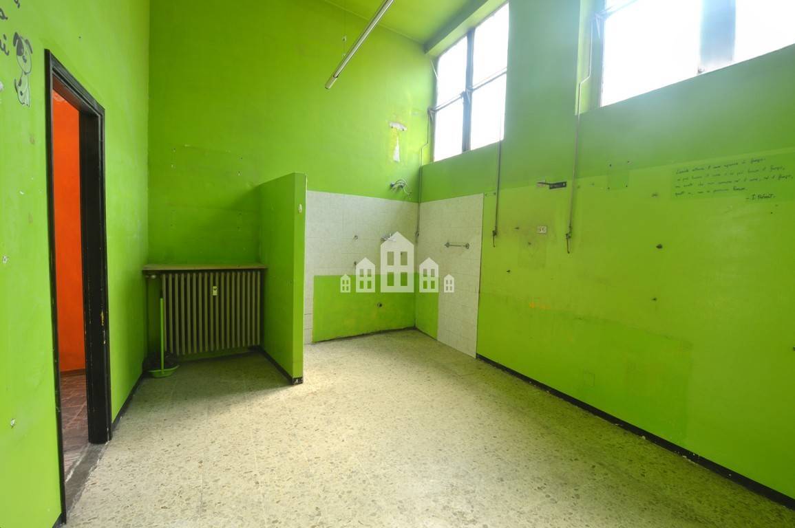 Locale commerciale in vendita a Cuorgn