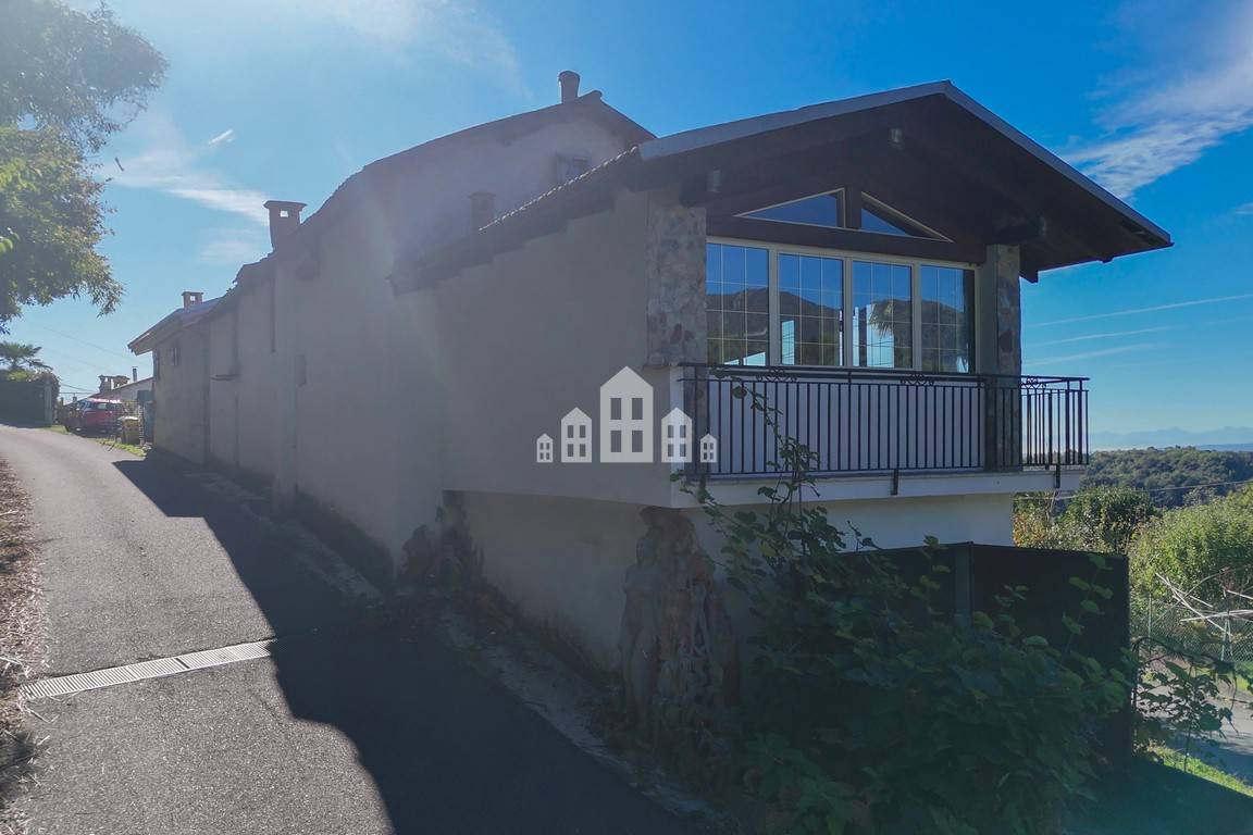 Casa semindipendente in vendita a Rocca Canavese