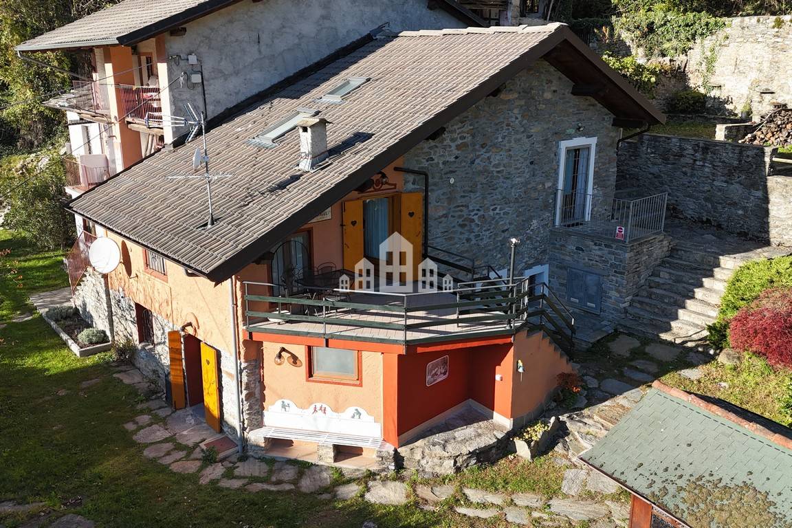 Casa semindipendente in vendita a Pont-Canavese