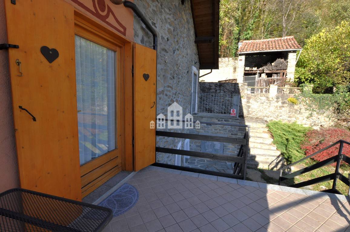 Casa semindipendente in vendita a Pont-Canavese