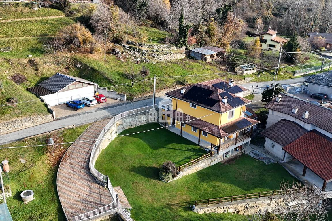 Bifamiliare in vendita a Cuorgn, Nava