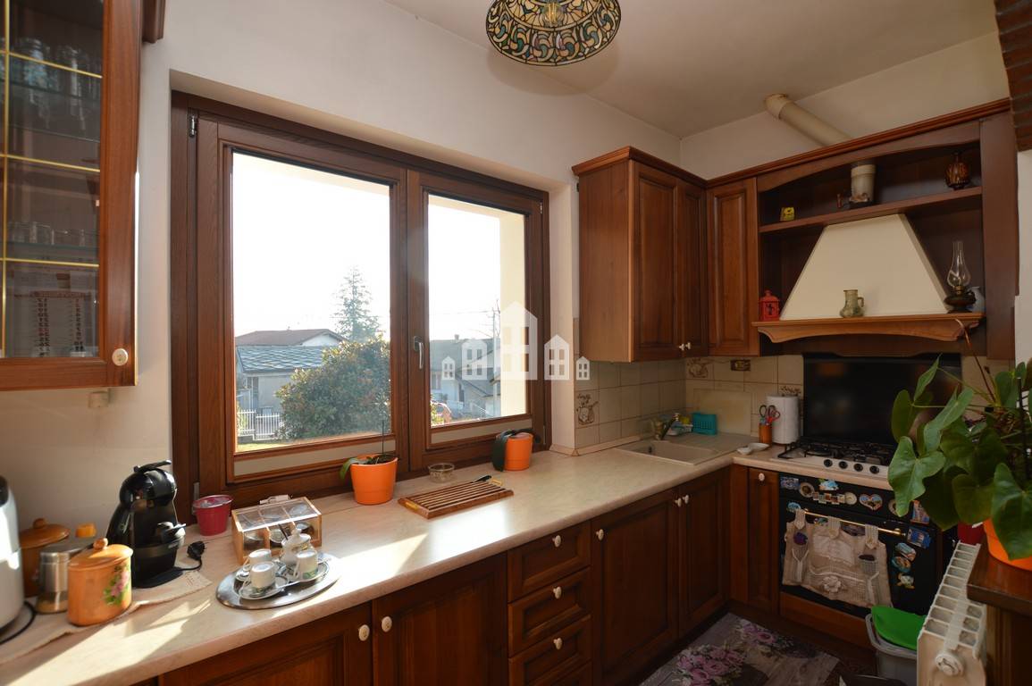 Bifamiliare in vendita a Cuorgn, Nava