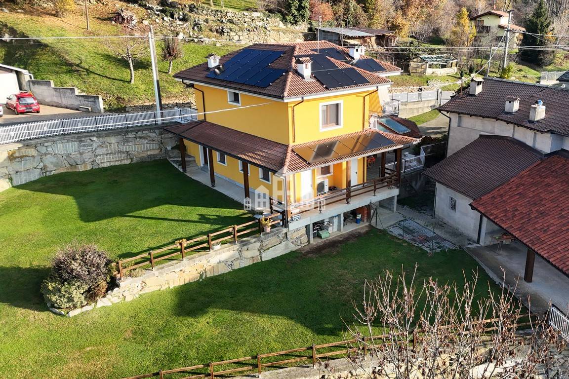 Bifamiliare in vendita a Cuorgn, Nava