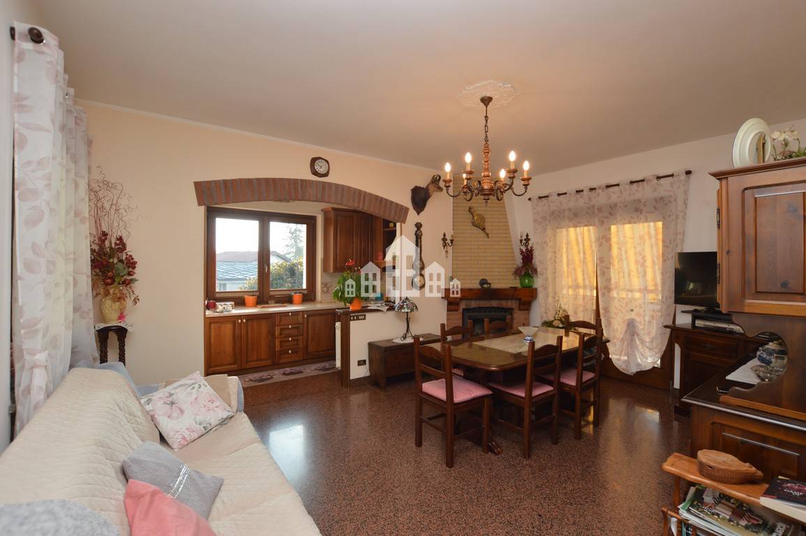 Bifamiliare in vendita a Cuorgn, Nava