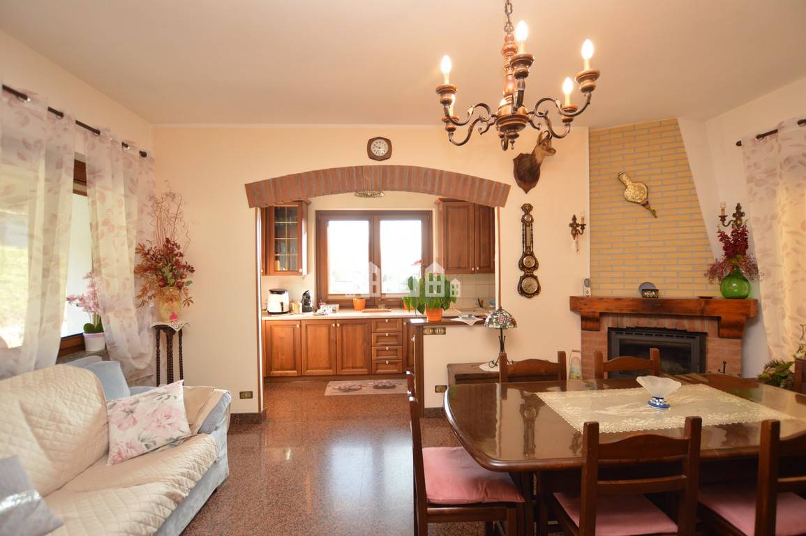 Bifamiliare in vendita a Cuorgn, Nava