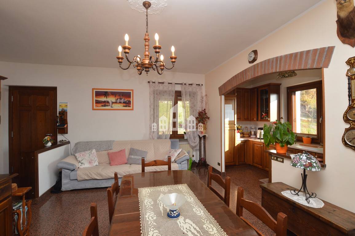 Bifamiliare in vendita a Cuorgn, Nava