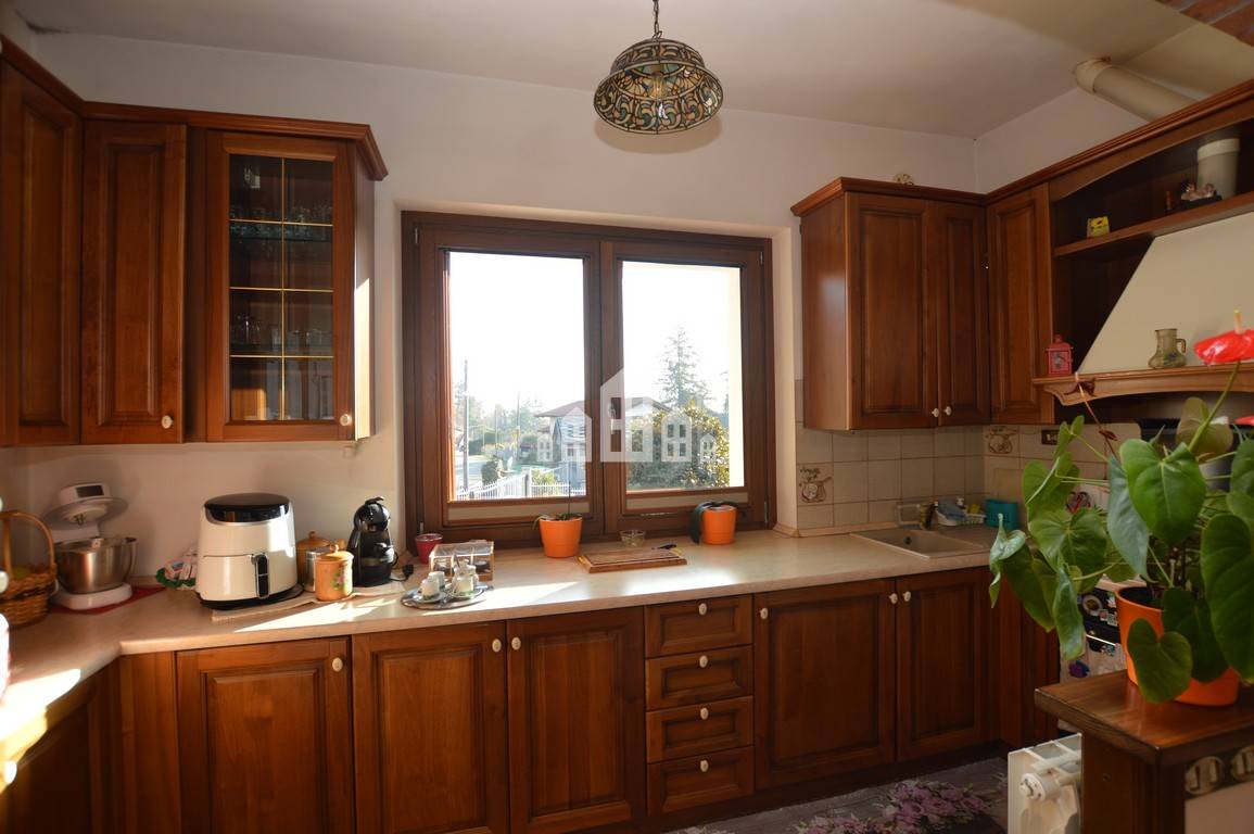 Bifamiliare in vendita a Cuorgn, Nava