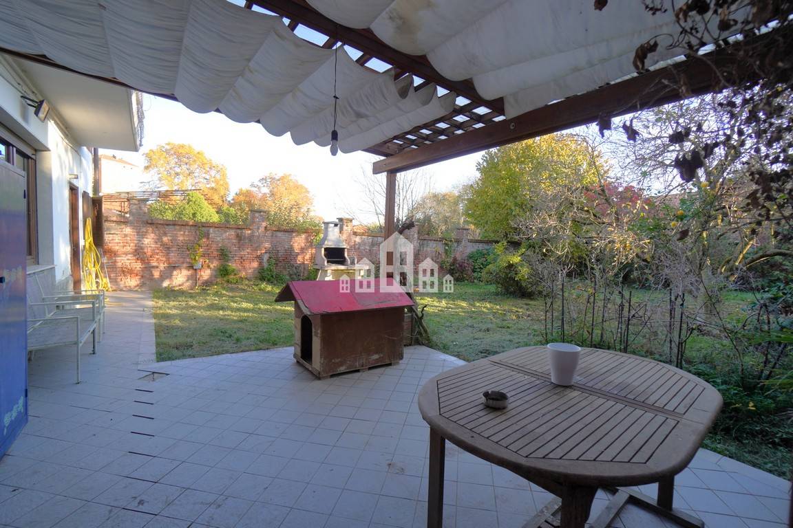 Casa semindipendente in vendita a Agli