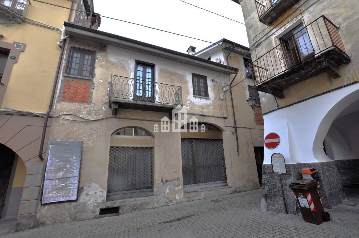 Casa semindipendente in vendita a Pont-Canavese