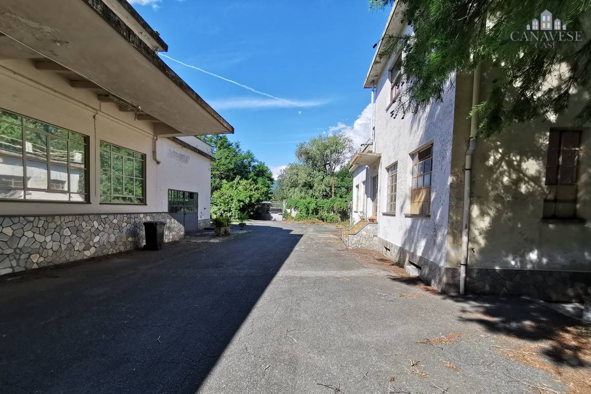 Capannone in vendita a Borgofranco d'Ivrea