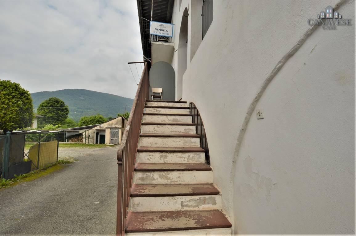 Casa semindipendente in vendita a Valchiusa, Meugliano