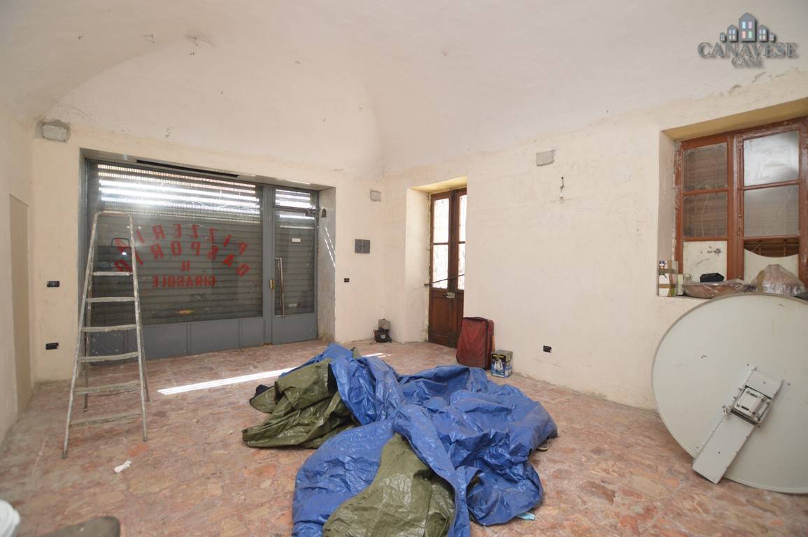 Locale commerciale in vendita a Feletto