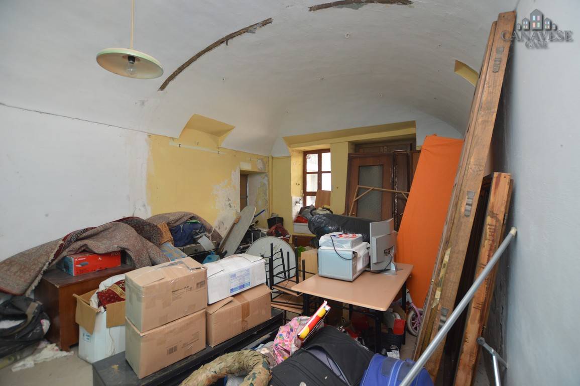 Locale commerciale in vendita a Feletto