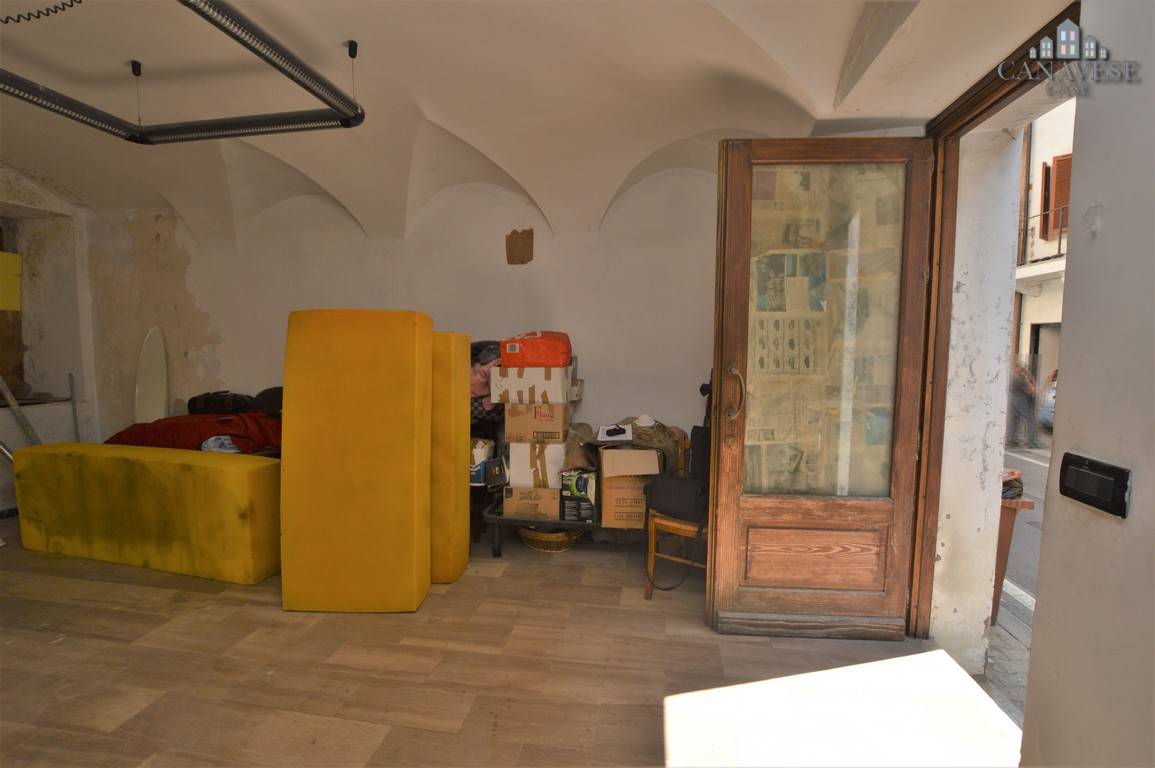 Locale commerciale in vendita a Feletto