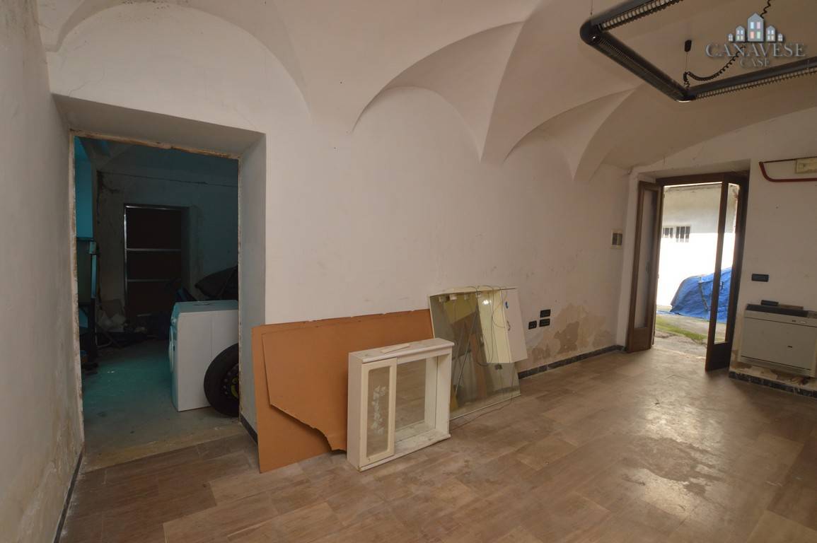 Locale commerciale in vendita a Feletto