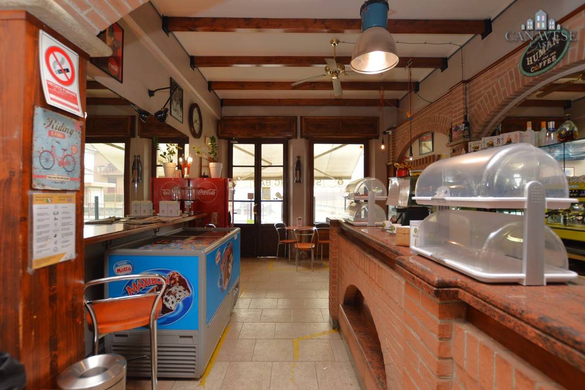 Locale commerciale in vendita a Ivrea