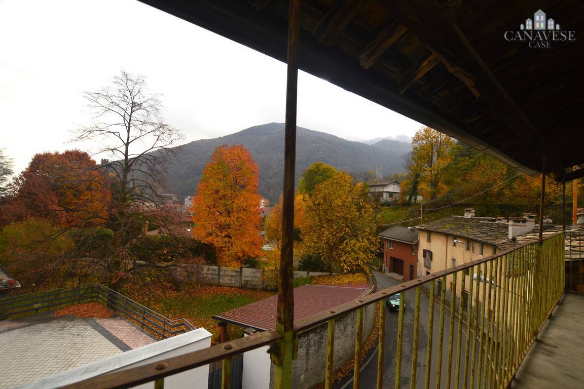 Casa semindipendente in vendita a Pont-Canavese