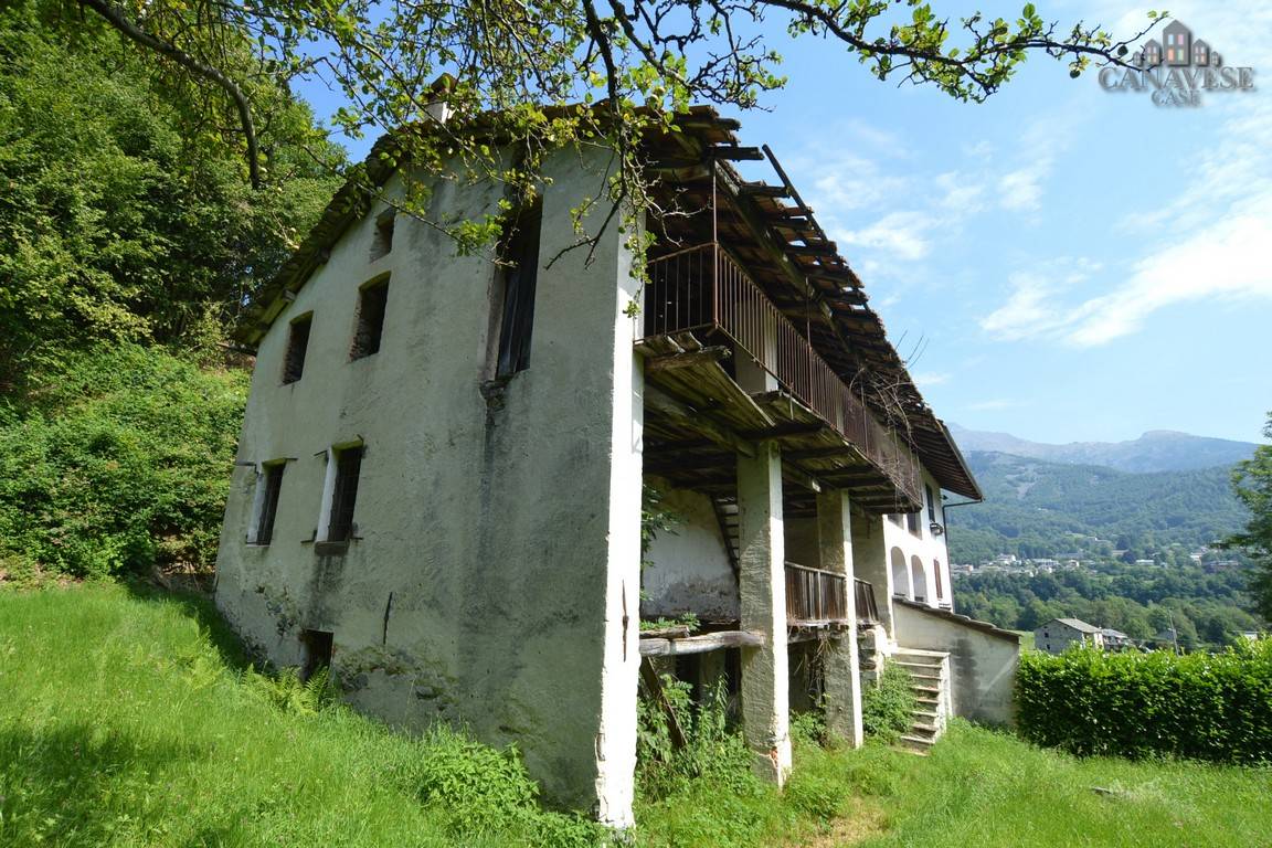 Rustico in vendita a Valchiusa, Trausella