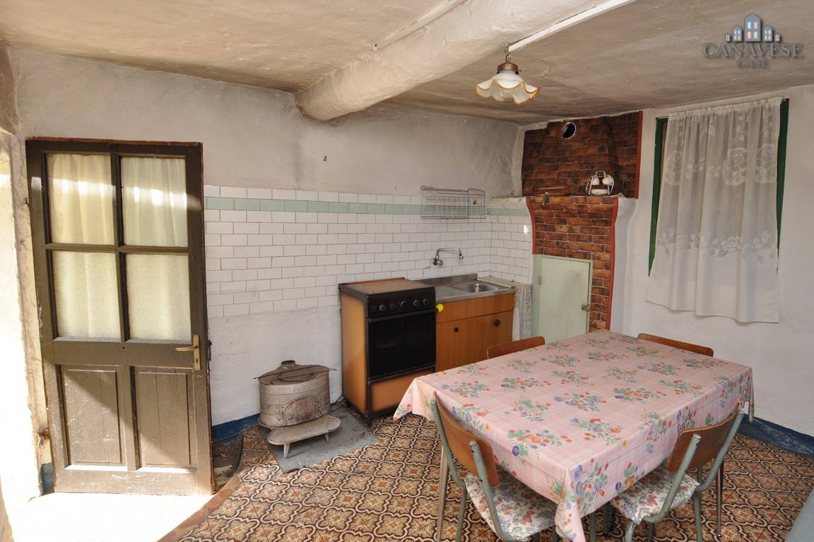 Casa semindipendente in vendita a Sparone