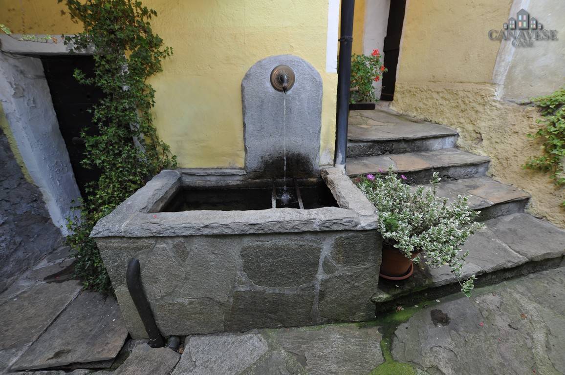 Casa semindipendente in vendita a Sparone