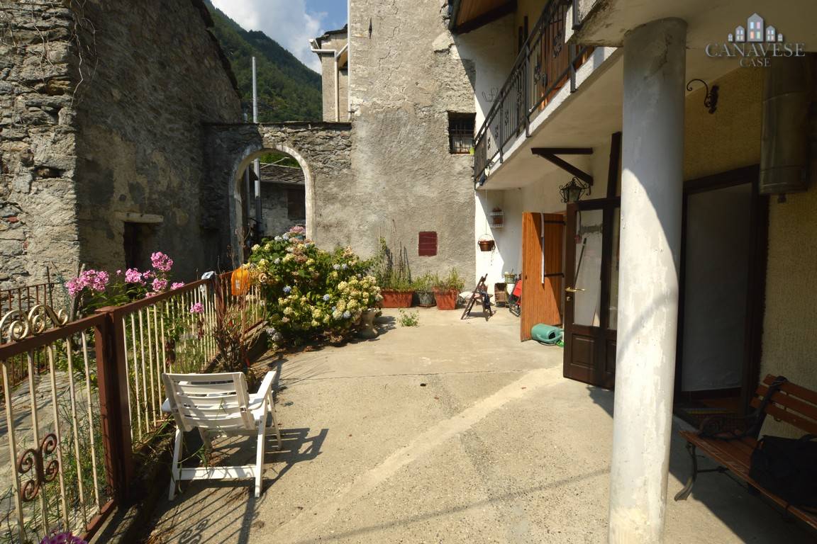 Casa semindipendente in vendita a Locana