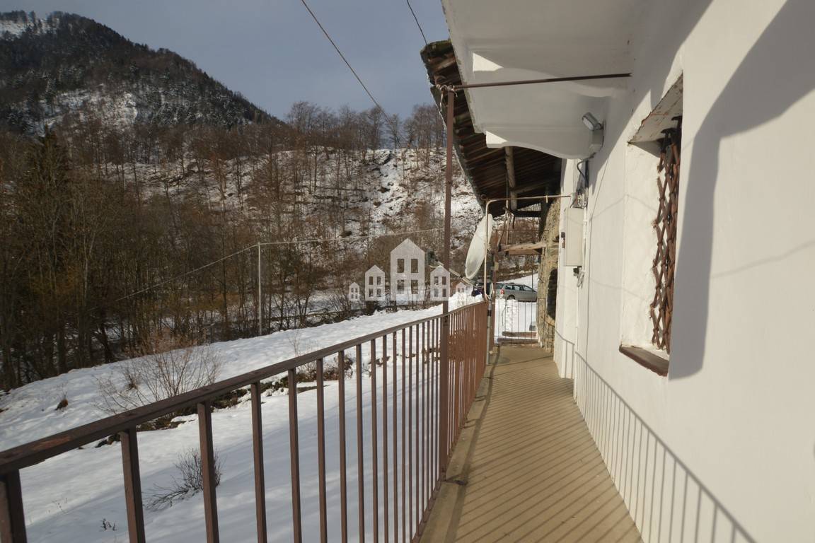 Porzione di bifamiliare in vendita a Ribordone