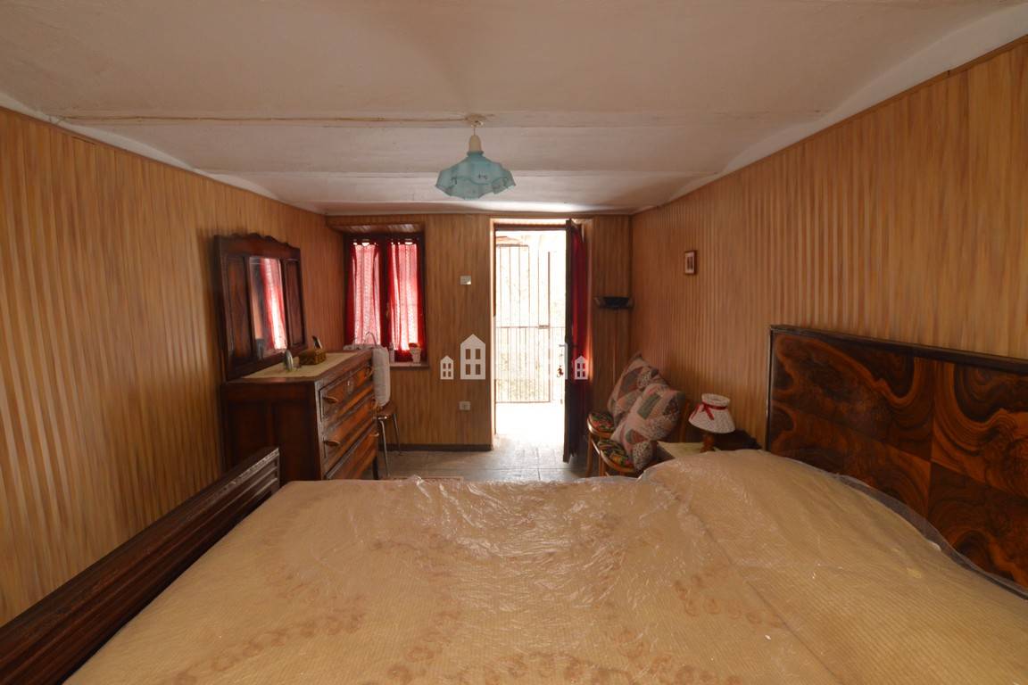 Porzione di bifamiliare in vendita a Ribordone