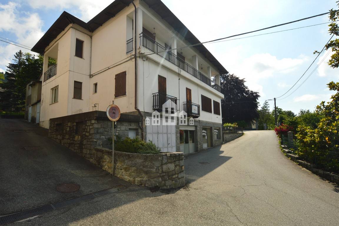 Casa semindipendente in vendita a Valchiusa, Vico Canavese