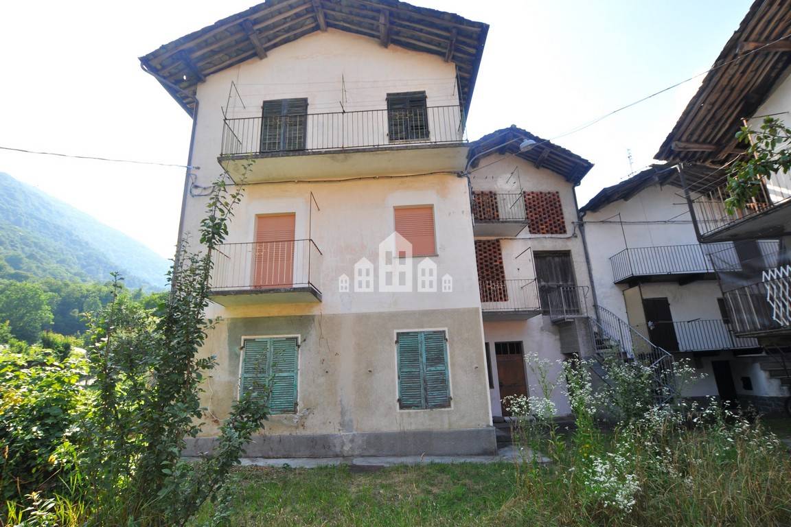 Casa semindipendente in vendita a Locana