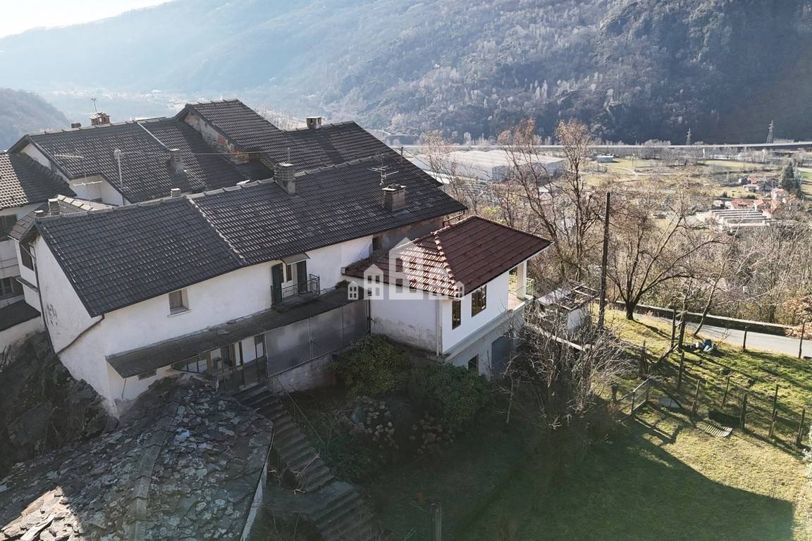 Porzione di bifamiliare in vendita a Pont-Canavese